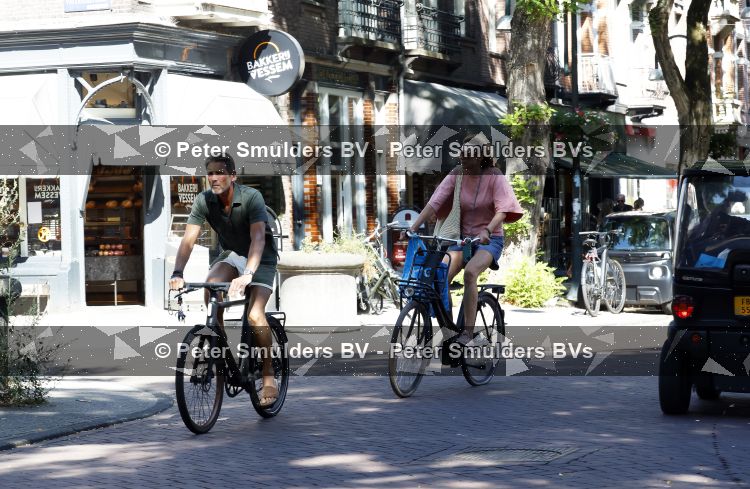 Amsterdam 8 augustus 2026
Prins Maurits en Prinses Marilene doen boodschappen  in Amsterdam zuid