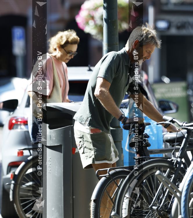 Amsterdam 8 augustus 2026
Prins Maurits en Prinses Marilene doen boodschappen  in Amsterdam zuid