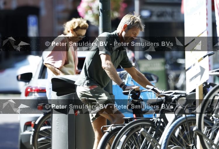 Amsterdam 8 augustus 2026
Prins Maurits en Prinses Marilene doen boodschappen  in Amsterdam zuid