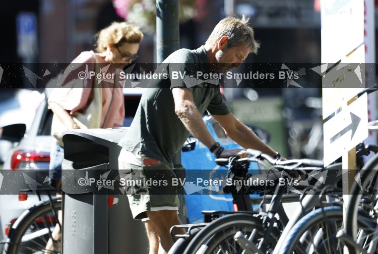 Amsterdam 8 augustus 2026
Prins Maurits en Prinses Marilene doen boodschappen  in Amsterdam zuid