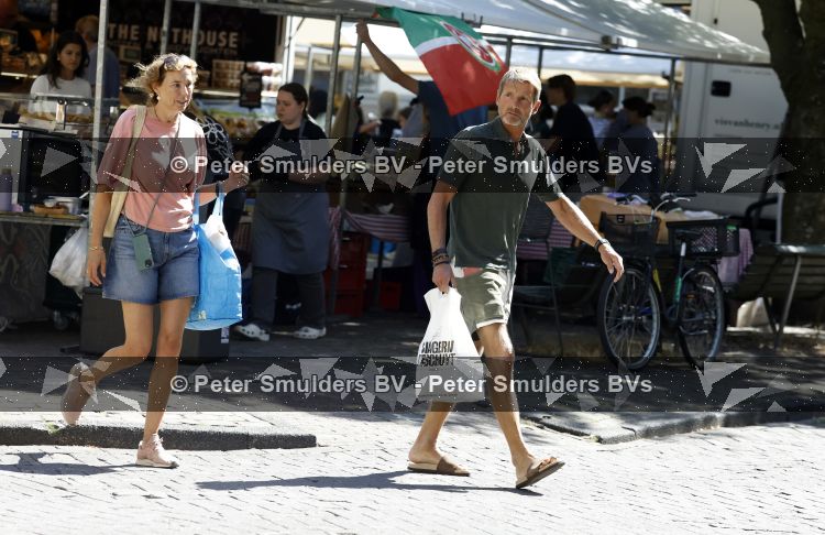 Amsterdam 8 augustus 2026
Prins Maurits en Prinses Marilene doen boodschappen  in Amsterdam zuid