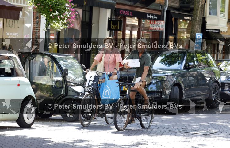 Amsterdam 8 augustus 2026
Prins Maurits en Prinses Marilene doen boodschappen  in Amsterdam zuid