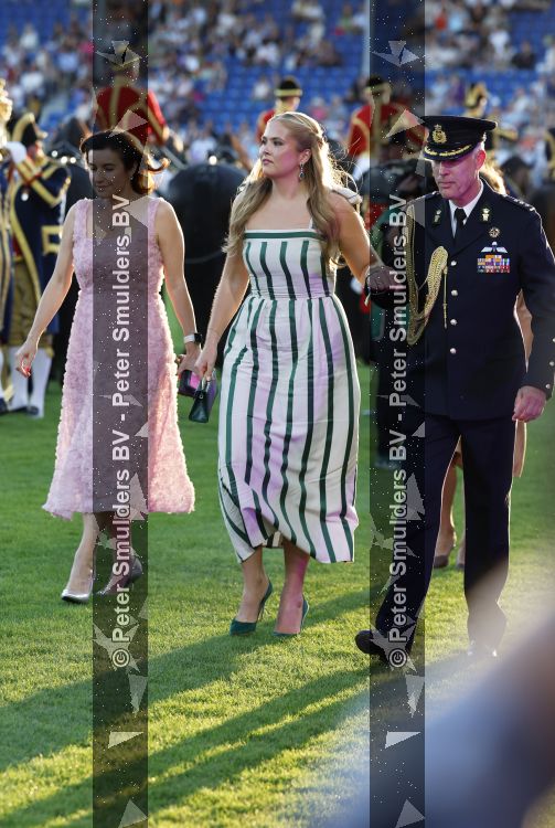 Aken 11 augustus 2026
Prinses Amalia op bezoek bij het wereldkampioenschap Paarden in Aken . ook de deense Koningin Mary van Denemarken was aanwezig alsmede Prinses Benedikte van Denemarken , Infante Elena van Spanje en Zara Tindall .
