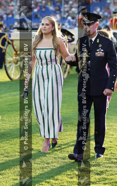 Aken 11 augustus 2026
Prinses Amalia op bezoek bij het wereldkampioenschap Paarden in Aken . ook de deense Koningin Mary van Denemarken was aanwezig alsmede Prinses Benedikte van Denemarken , Infante Elena van Spanje en Zara Tindall .
