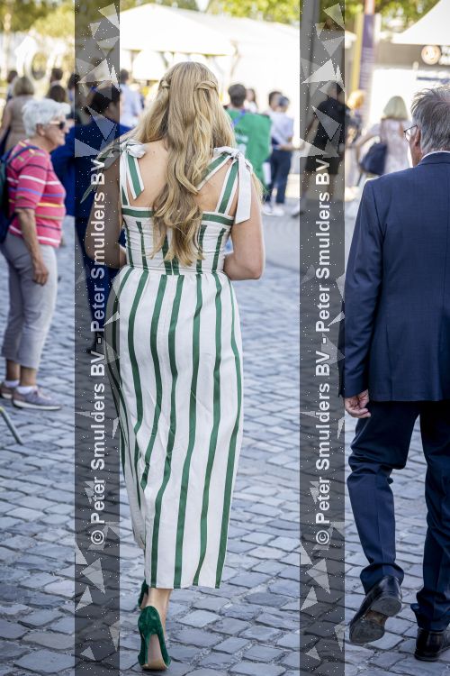 Aken 11 augustus 2026
Prinses Amalia op bezoek bij het wereldkampioenschap Paarden in Aken .  Haar liteken op haar arm van haar val vorig jaar 