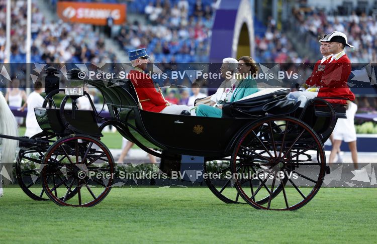 Aken 11 augustus 2026
Prinses Amalia op bezoek bij het wereldkampioenschap Paarden in Aken . ook de deense Koningin Mary van Denemarken was aanwezig alsmede Prinses Benedikte van Denemarken , Infante Elena van Spanje en Zara Tindall .