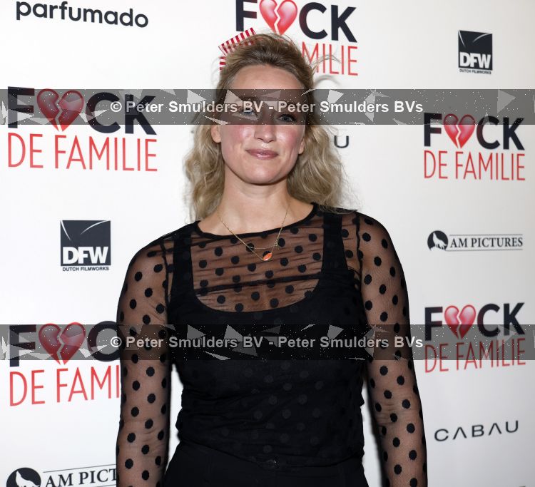 Amsterdam 31 augustus 2026
Premiere Fuck de familie in restaurant Rotate . Puck Pommelien op krukken 