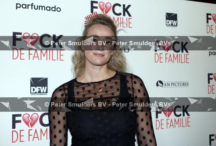Amsterdam 31 augustus 2026
Premiere Fuck de familie in restaurant Rotate . Puck Pommelien op krukken 