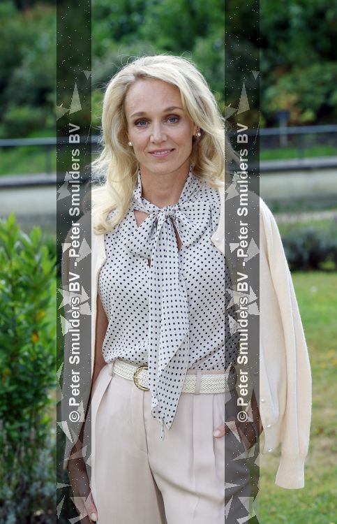 Santpoort 17 augustus 2026
Presentatie Videoland serie Maxima met de cast Natali Anna Ruben Brinkman Rosa v Leeuwen Fiene Mooij Charlotte Kampinga Teun Luijck Carolien Spoor en Sophie v Winden op landgoed Duin & Kruidberg