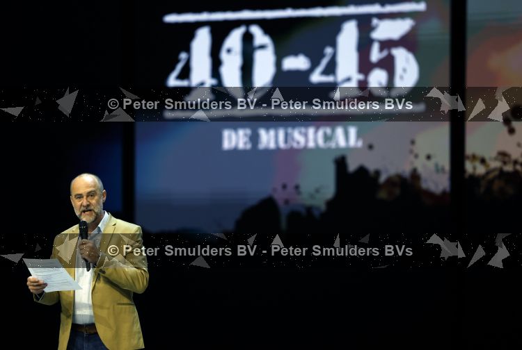 Barneveld augustus 2026
Presentatie nieuw castleden musical 40-45 met oa Susan Visser Rene v Kooten Esmee Dekker Sanne Groenen .
hoofdcast (Sanne Groenen, Ruben van Keer, Joep Paddenburg, EsmÃ©e Dekker, RenÃ© van Kooten en Susan Visser). Studio 100 werknemer 