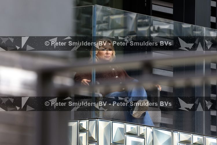 Amsterdam 18 augustus 2026
Tatjana haar vriend Lex v Hessen en haar moeder gaan met 2 makelaars een appartement bekijken in complex Valerius in Amsterdam zuid 