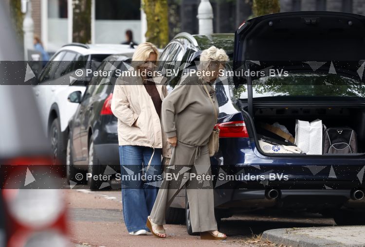 Amsterdam 18 augustus 2026
Tatjana haar vriend Lex v Hessen en haar moeder gaan met 2 makelaars een appartement bekijken in complex Valerius in Amsterdam zuid 