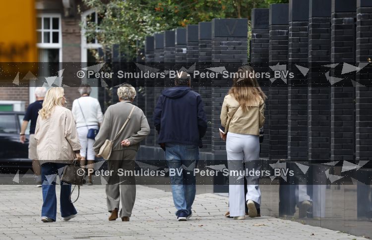 Amsterdam 18 augustus 2026
Tatjana haar vriend Lex v Hessen en haar moeder gaan met 2 makelaars een appartement bekijken in complex Valerius in Amsterdam zuid 