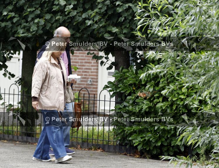 Ouderkerk 18 augustus 2026
Tatjana en Lex v Hessen bij een huis in Ouderkerk aan de Amstel.