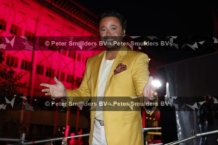 Apeldoorn 28 augustus 2026
Timothy van B&B vol liefde zijn eerste optreden als zanger bij Apeldoorn Live . Ook Tino Martin en Gerard Joling treden op .