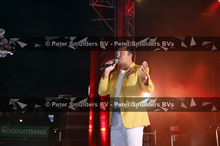 Apeldoorn 28 augustus 2026
Timothy van B&B vol liefde zijn eerste optreden als zanger bij Apeldoorn Live . Ook Tino Martin en Gerard Joling treden op .