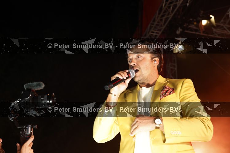 Apeldoorn 28 augustus 2026
Timothy van B&B vol liefde zijn eerste optreden als zanger bij Apeldoorn Live . Ook Tino Martin en Gerard Joling treden op .