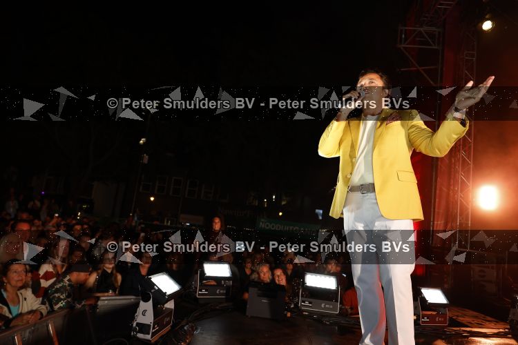 Apeldoorn 28 augustus 2026
Timothy van B&B vol liefde zijn eerste optreden als zanger bij Apeldoorn Live . Ook Tino Martin en Gerard Joling treden op .
