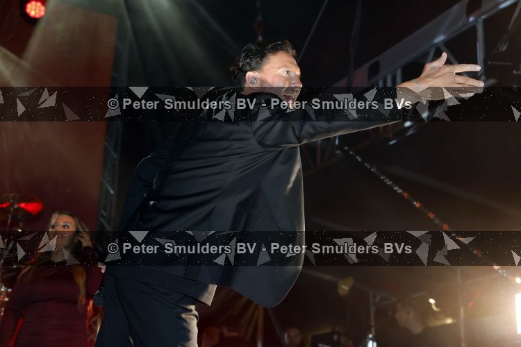 Apeldoorn 28 augustus 2026
Timothy van B&B vol liefde zijn eerste optreden als zanger bij Apeldoorn Live . Ook Tino Martin en Gerard Joling treden op .