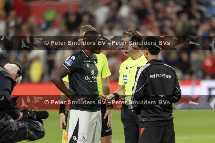 Eindhoven 14 september 2026
Eredivisie wedstrijd 6
Eindstand 4-1
Toss met Mauro Junior en Martins Indi
Foto: Carlo van Hout