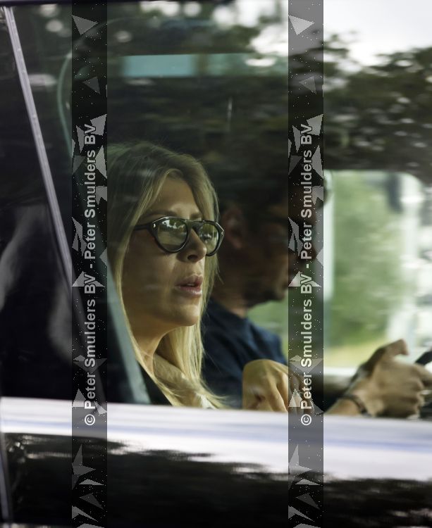 Vinkeveen Amsterdam 22 augustus 2026
Yves Berendse brengt zijn vriendin Amy naar Amsterdam 