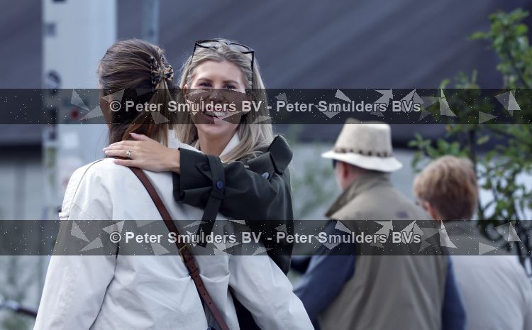 Vinkeveen Amsterdam 22 augustus 2026
Yves Berendse brengt zijn vriendin Amy naar Amsterdam 