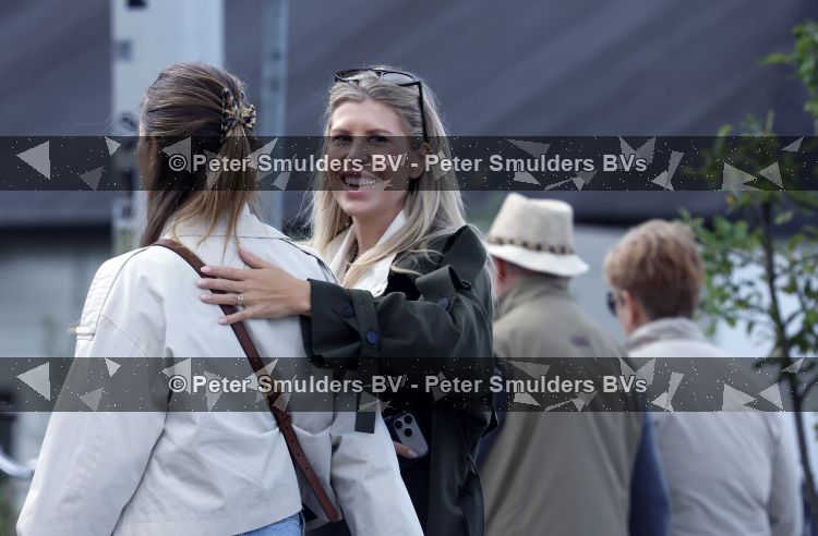 Vinkeveen Amsterdam 22 augustus 2026
Yves Berendse brengt zijn vriendin Amy naar Amsterdam 