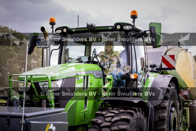 Hengelo 3 september 2026
Koningin Maxima helpt mee met het telen van vezelhennep tijdens een bezoek aan de Achterhoek in het kader van Biobased bouwen. 