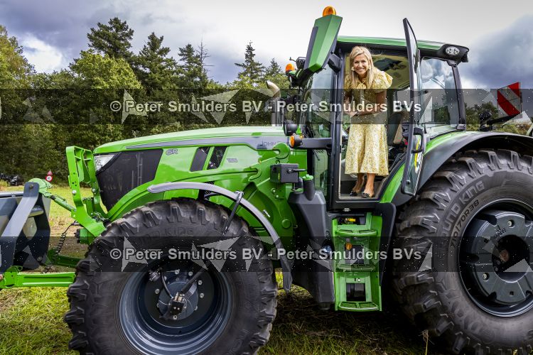 Hengelo 3 september 2026
Koningin Maxima helpt mee met het telen van vezelhennep tijdens een bezoek aan de Achterhoek in het kader van Biobased bouwen. 