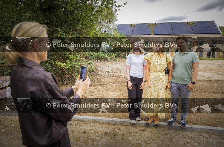 Hengelo 3 september 2026
Koningin Maxima helpt mee met het telen van vezelhennep tijdens een bezoek aan de Achterhoek in het kader van Biobased bouwen. 
