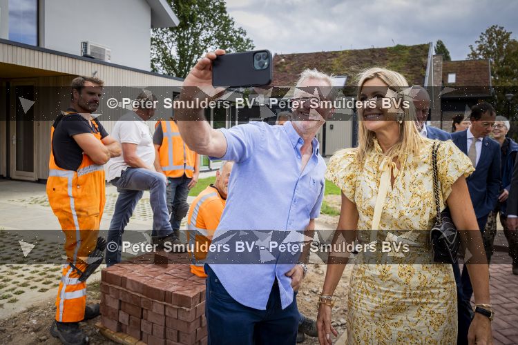Hengelo 3 september 2026
Koningin Maxima helpt mee met het telen van vezelhennep tijdens een bezoek aan de Achterhoek in het kader van Biobased bouwen. 