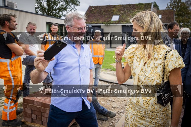 Hengelo 3 september 2026
Koningin Maxima helpt mee met het telen van vezelhennep tijdens een bezoek aan de Achterhoek in het kader van Biobased bouwen. 
