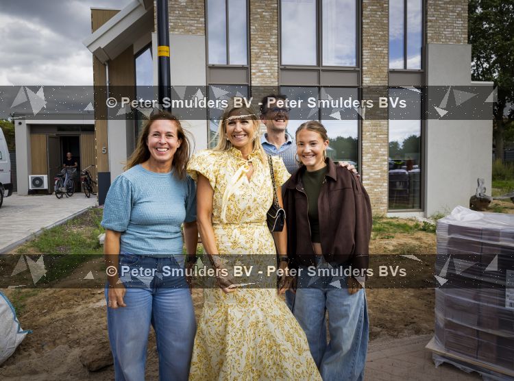 Hengelo 3 september 2026
Koningin Maxima helpt mee met het telen van vezelhennep tijdens een bezoek aan de Achterhoek in het kader van Biobased bouwen. 