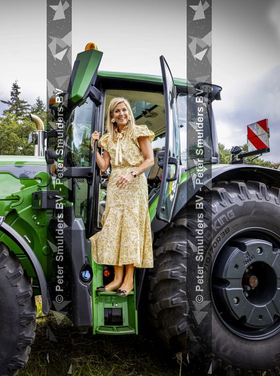 Hengelo 3 september 2026
Koningin Maxima helpt mee met het telen van vezelhennep tijdens een bezoek aan de Achterhoek in het kader van Biobased bouwen. 