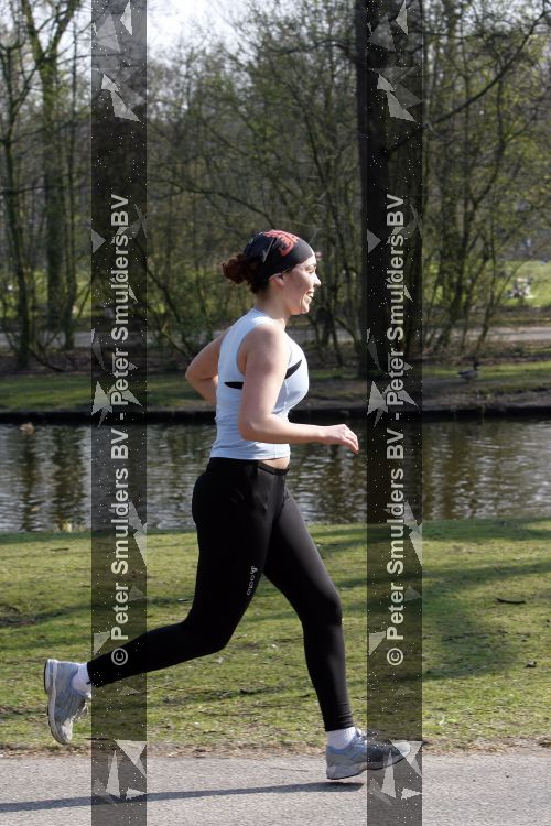 Amsterdam 28 maart 2007
Hind aan het hardlopen in het park.