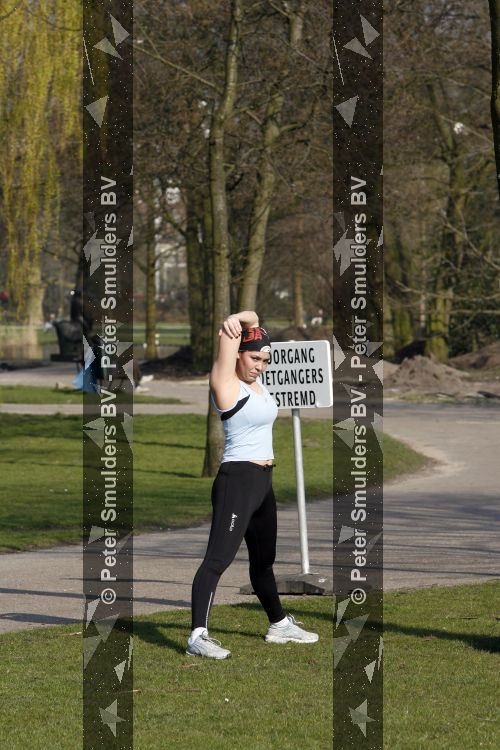 Amsterdam 28 maart 2007
Hind aan het hardlopen in het park.