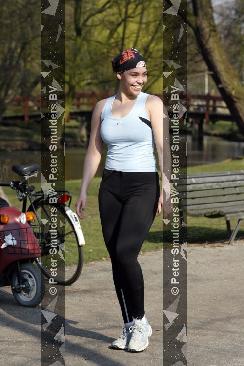 Amsterdam 28 maart 2007
Hind aan het hardlopen in het park.