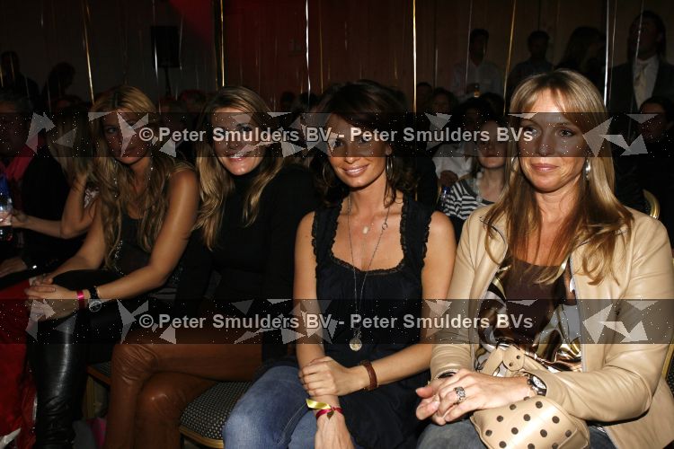 Amsterdam 24 maart 2007
Modeshow Danie Bles in het Hilton in Amsterdam. Estele Gullit Danielle Overgaag en Leontine Borsato