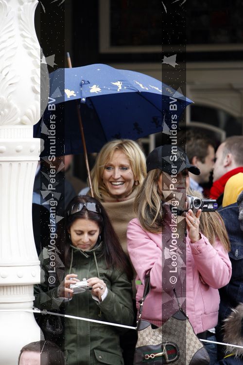 Paris 31 maart 207
Natasja Froger met haar zoons Didier en Maxim bij 15 jarig bestaan van Disneyland Parijs.