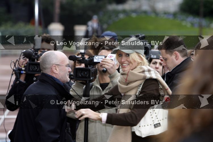 Paris 31 maart 207
Natasja Froger met haar zoons Didier en Maxim bij 15 jarig bestaan van Disneyland Parijs. Phil Collins