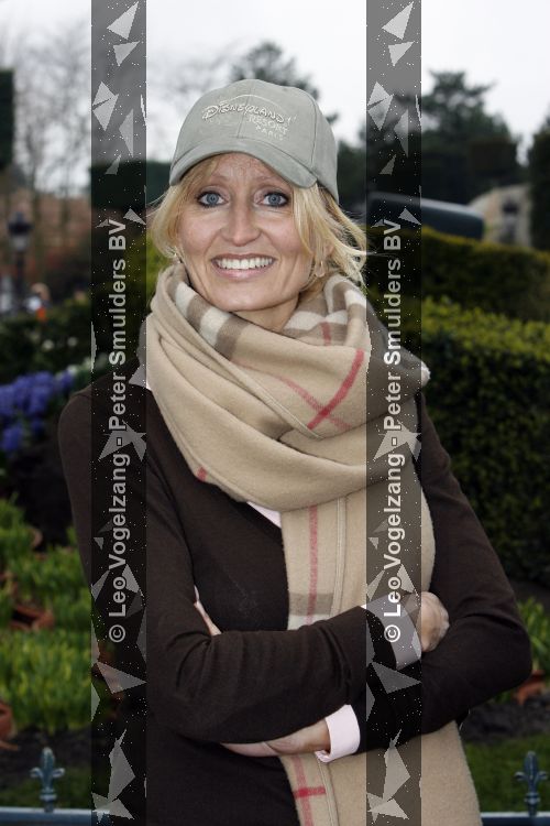 Paris 31 maart 207
Natasja Froger met haar zoons Didier en Maxim bij 15 jarig bestaan van Disneyland Parijs.
