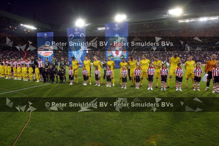 Eindhoven, 3 April 2007 1/4 Finale Champions League wedstrijd PSV-FC Liverpool, eindstand 0-3 Seizoen 2006/2007
Pepa Reina, Steve Finnan, Daniel Agger, John Arne Riise, Steven Gerrard, Fabio Aurelio, Xabi Alonso, Peter Crouch, Dirk Kuyt, Javier Mascherano en Jamie Carragher en PSV Gomes, Jan Kromkamp, Timmy Simons, Mika Vayrynen, Phillip Cocu, Edison Mendez, Manuel Da Costa, Jason Culina, Jefferson Farfan, Carlos Salcido en Diego Tardelli voor aanvang van de wedstrijd