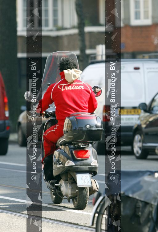 Amsterdam 2 april 2007
Regilo Tuur op zijn vespa scooter.