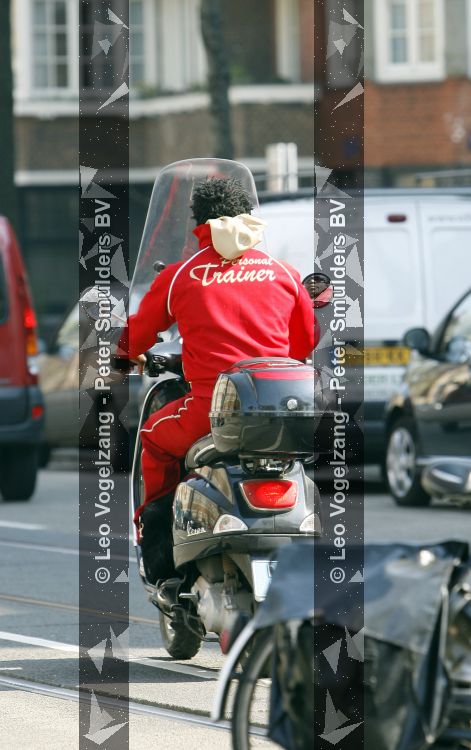 Amsterdam 2 april 2007
Regilo Tuur op zijn vespa scooter.