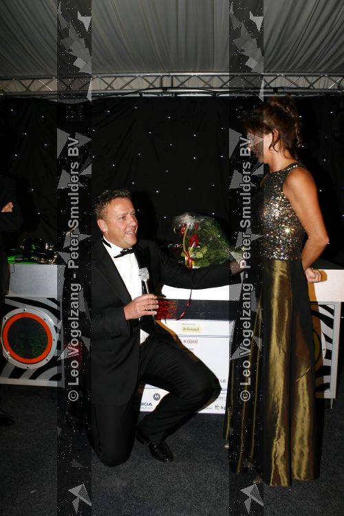 Breukelen 28 maart 2007
Gala van de mobiele telefoon. Robbert de Graaf vraagt zijn vriendin Tessa (de Bus) ten huwelijk.