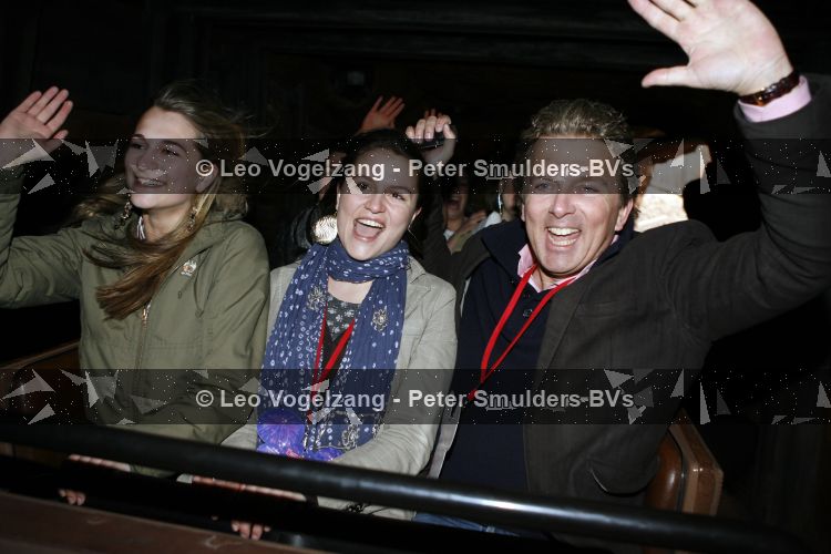 Parijs 31 maart 207
Robert ten Brink met zijn vrouw Roos en dochters 15 jarig bestaan van Disneyland Parijs.