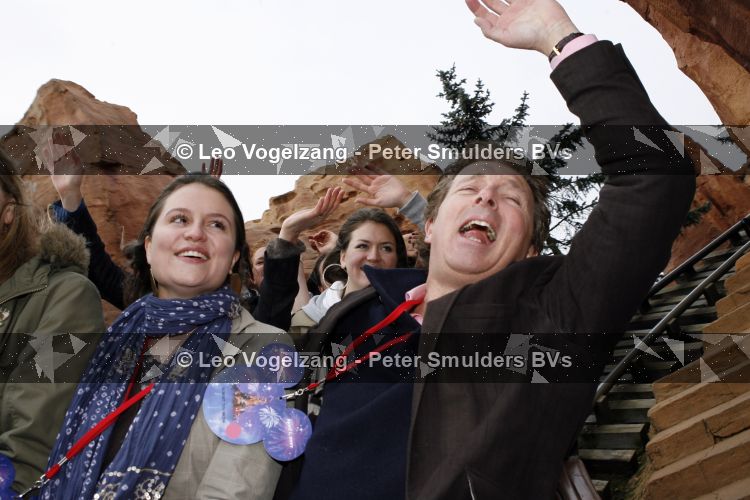 Parijs 31 maart 207
Robert ten Brink met zijn vrouw Roos en dochters 15 jarig bestaan van Disneyland Parijs.