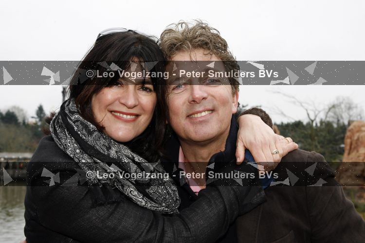 Parijs 31 maart 207
Robert ten Brink met zijn vrouw Roos en dochters 15 jarig bestaan van Disneyland Parijs.