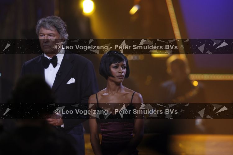 Baarn 1 april 2007
Ron Brandsteder en Sylvana Simons presenteren  Dancing with the stars.