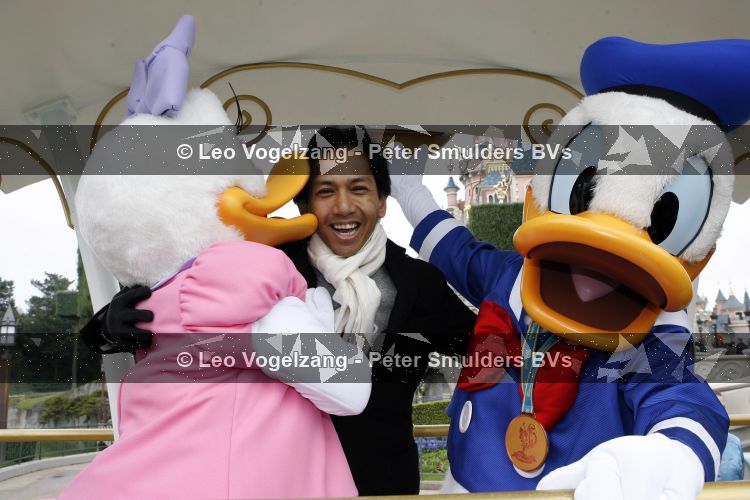 Parijs 31 maart 2007
Wibi Soerjadi in disneyland parijs bij het 15 jarig bestaan.